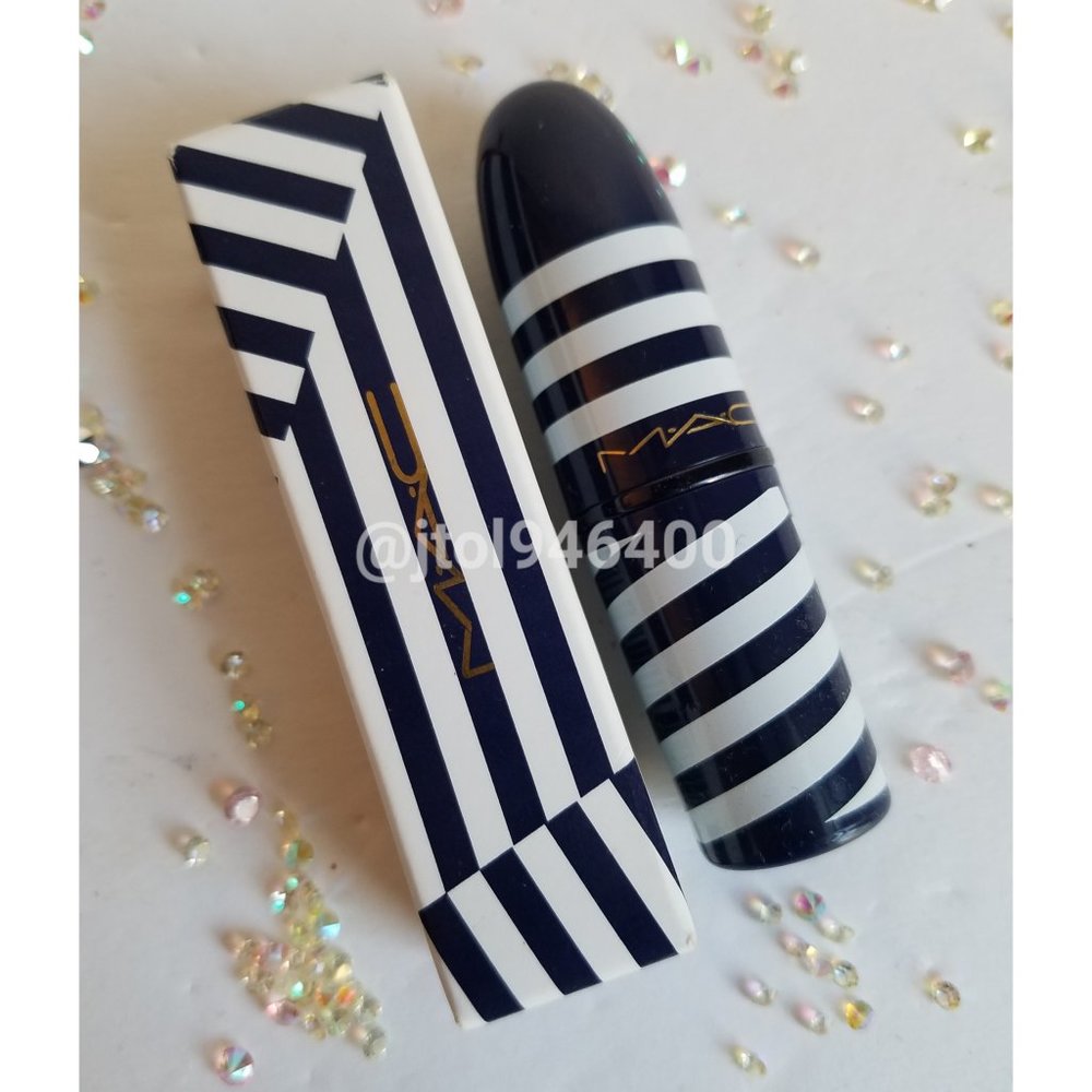 Mac To Catch A Sailor Lipstick - Picture 4 of 4